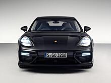 Новый Porsche Panamera "догнал" Lexus LFA