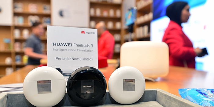 Компания Huawei представила в Кувейте беспроводные наушники