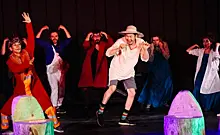 Страсть, ложь и танцы: О спектакле "Лекарь поневоле" летней театральной школы СТД РФ