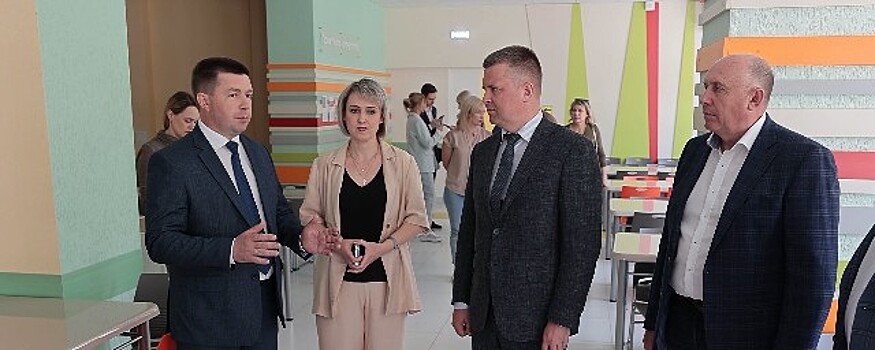 В Лебедяни построили новый корпус школы почти за полмиллиона рублей