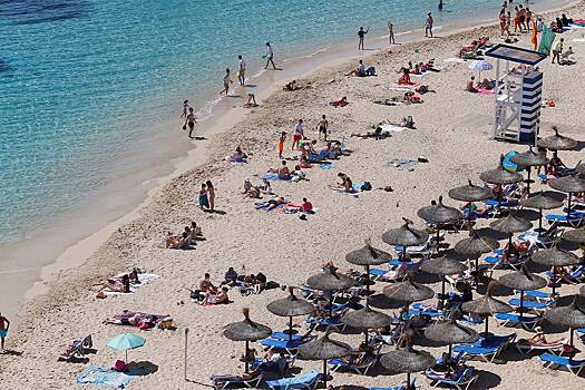 На курорте Европы начнут отслеживать телефоны для контроля за наплывом туристов