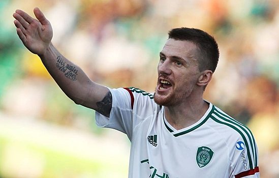 "Ахмат" расторг контракт с футболистом Олегом Ивановым