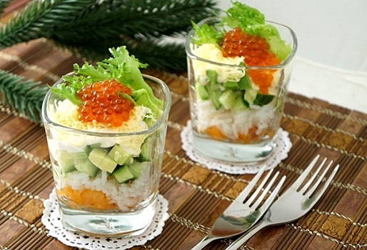 Новогодний рецепт: Салат с семгой