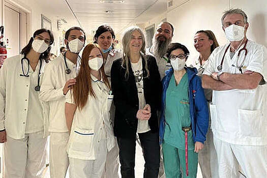 Певица Патти Смит опубликовала фото из больницы
