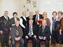 Представители центра соцобслуживания Текстильщиков поздравили с юбилеем активного участника проекта «Московское долголетие»