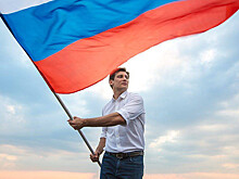 Гудков-младший застрял между партиями