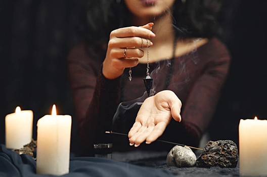 Финалистка «Битвы экстрасенсов» составила астрологический прогноз на февраль 2024 года