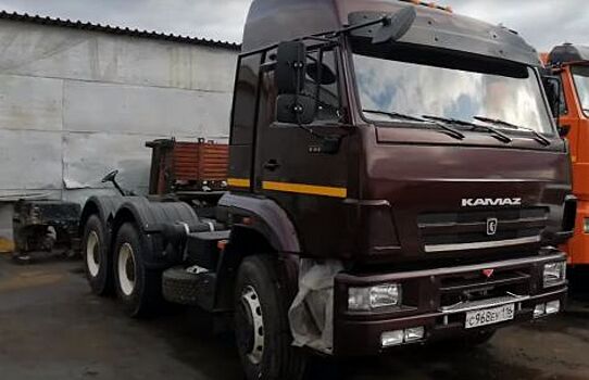 Оригинальный тягач КамАЗ-6460 показан в интернете