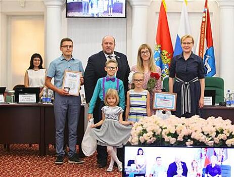 Жители Самары получили муниципальные награды