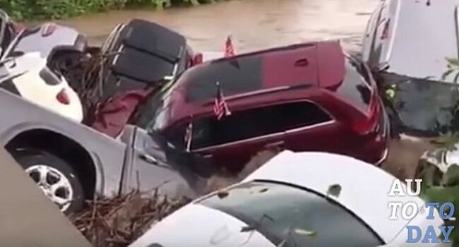 Наводнение опустошило дилерский центр