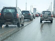 В Тюмени на Московском тракте упали фонарные столбы