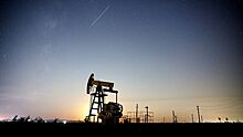 Нефть дешевеет на данных о ее запасах