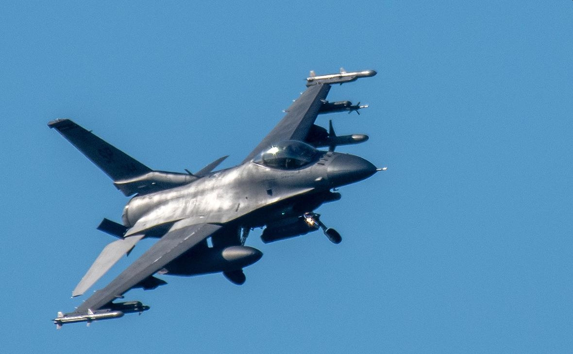 США заявили о подвижках в обучении пилотов ВСУ управлению F-16