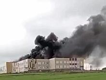 При падении БПЛА загорелась кровля строящейся школы в Курской области