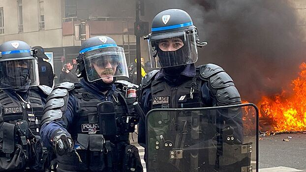 Фонд борьбы с репрессиями требует от Парижа прекратить избиения граждан полицейскими