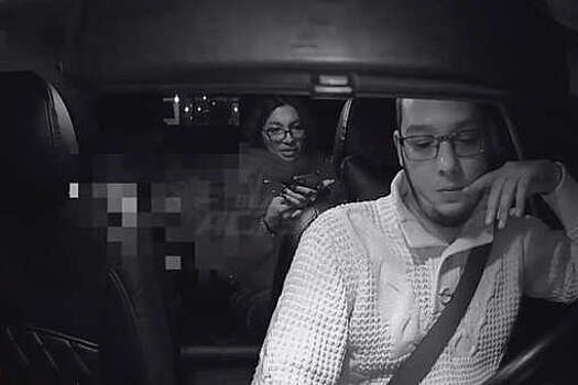 В Сибири дед напал на таксиста за отказ везти внука без кресла и попал на видео