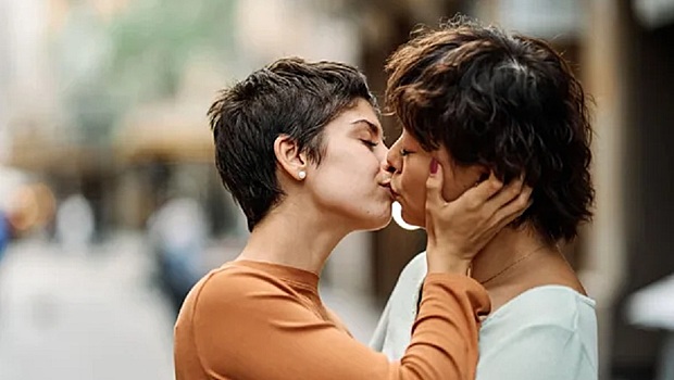 Ученые попытались выяснить, за какое время влюбляется человек