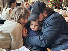 Мамина копия: Арзамасова показала подросшего сына