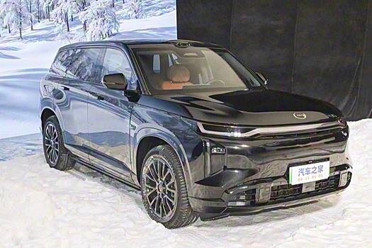 На столичных дорогах впервые был замечен новый гибридный кроссовер GAC S7