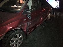 В ДТП на Среднем Урале столкнулись пять легковушек, грузовик и лесовоз