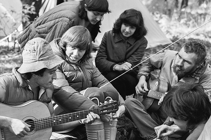 Участники фестиваля самодеятельной песни Ульяновского авиационно-промышленного комплекса, 1984 год