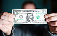 Американский экономист предупредил об угрозе позициям доллара