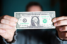 Американский экономист предупредил об угрозе позициям доллара