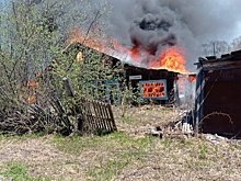 В сахалинском селе потушили крупный пожар, угрожавший жителям