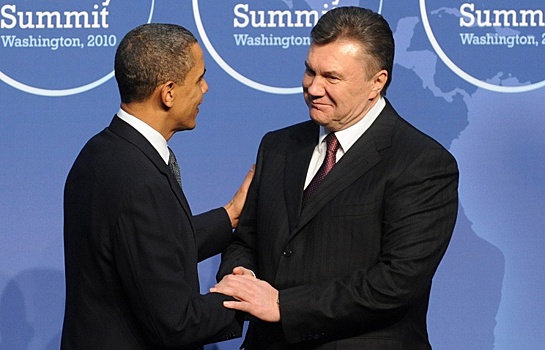 Обама назвал Януковича «коррумпированной марионеткой»