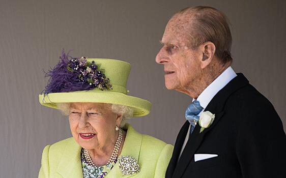 Вечная любовь: фото, доказывающие, что королева Елизавета и принц Филипп любят друг друга