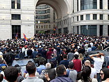 Протестный Ереван: активисты четвертый день выходят на улицы