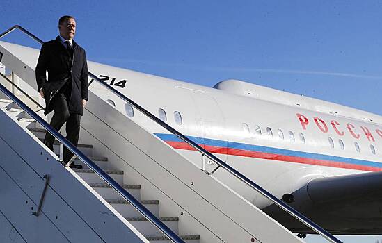 Медведев прибыл в Киргизию
