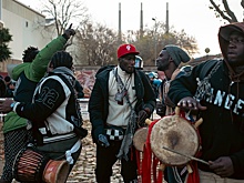 Полиция с боями выселила мигрантов из заброшенного колледжа в Испании