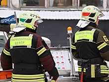 В Москве на парковке на Ленинградском проспекте загорелись четыре машины