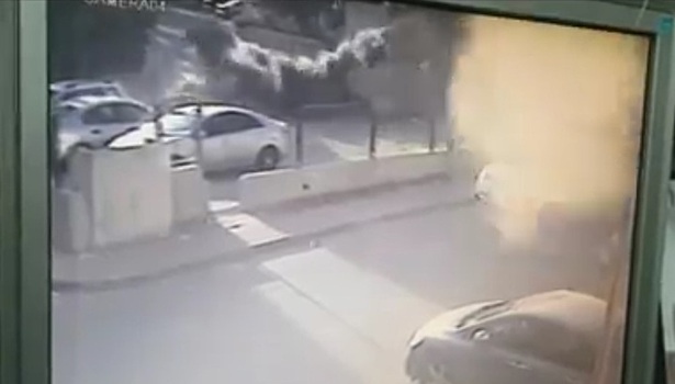 Ракетный обстрел израильского города Сдерот попал на видео