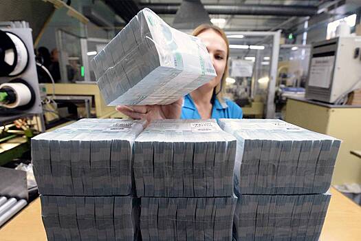 Невозможность раздать россиянам деньги для подъема экономики объяснили