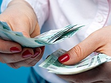 Эксперт: Покупать валюту уже поздно и бессмысленно