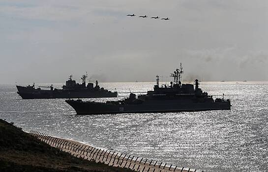 В Крыму заявили о неспокойной обстановке в Черном море