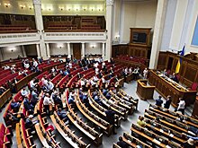 Зачем Порошенко подыгрывает Зеленскому
