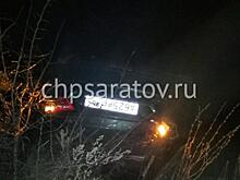 На трассе Саратовской области легковушка вылетела в кювет и перевернулась