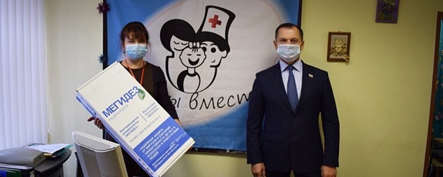 Игорь Мурог передал благотворительному фонду «Мы вместе» бактерицидный рециркулятор воздуха и средства индивидуальной защиты
