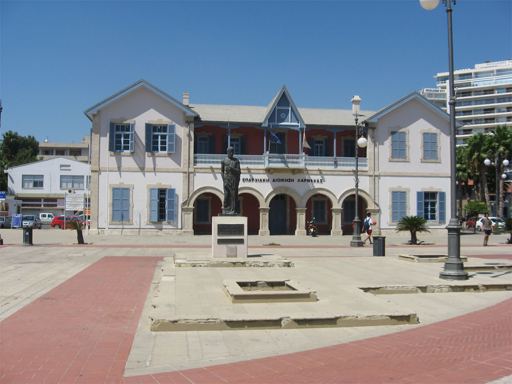 Памятник Зенону, Ларнака, Кипр