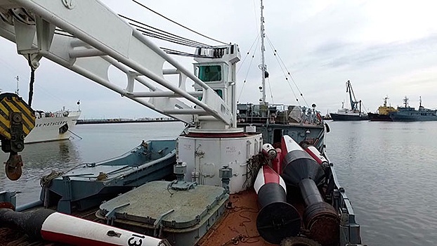 Страж морских ворот: в Петербурге заменили знаменитый приемный буй