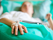 17-летняя девушка умерла из-за «болезни поцелуев»