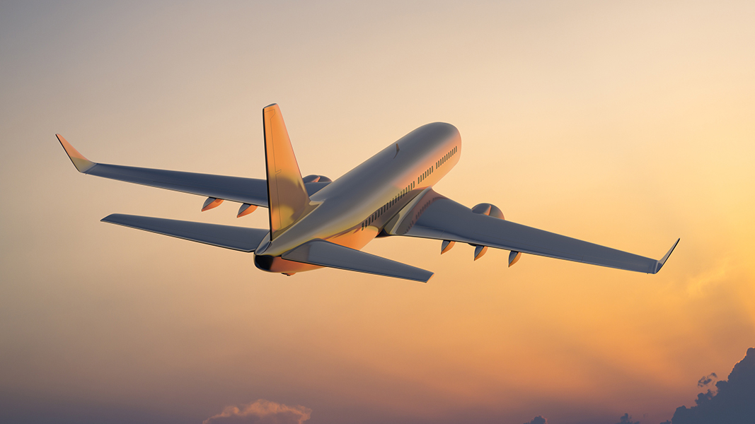 Пилоты рейса в Москву увидели вспышку в небе очень близко к самолету