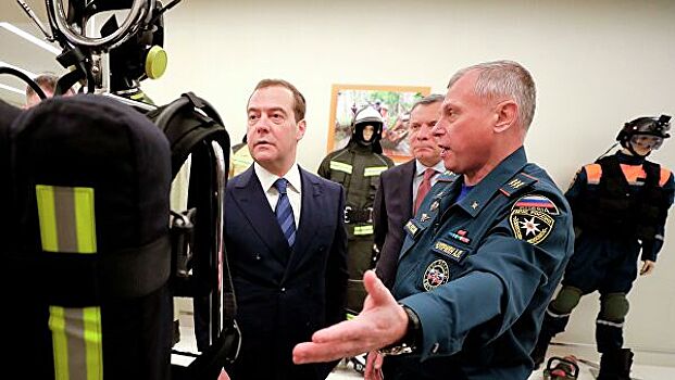 Медведев посетил Национальный центр управления в кризисных ситуациях