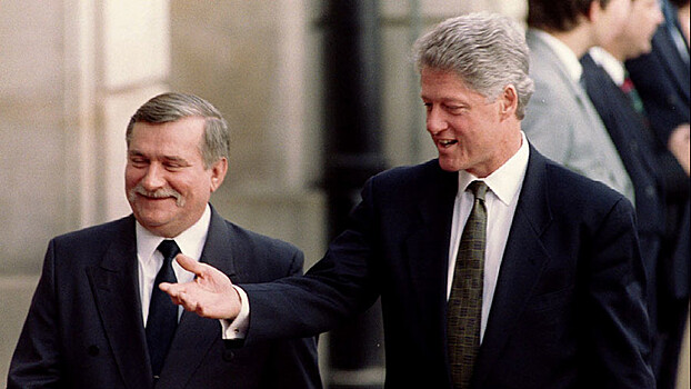 Что стоит за историческим диалогом Леха Валенсы и Билла Клинтона об «опасности» России
