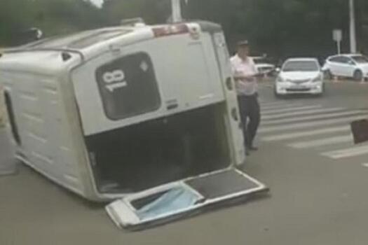 СК проводит проверку после ДТП с участием маршрутного автобуса в Армавире