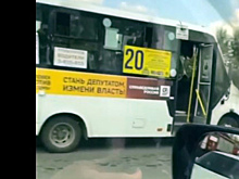 На Советском шоссе в Новосибирске загорелась маршрутка с пассажирами