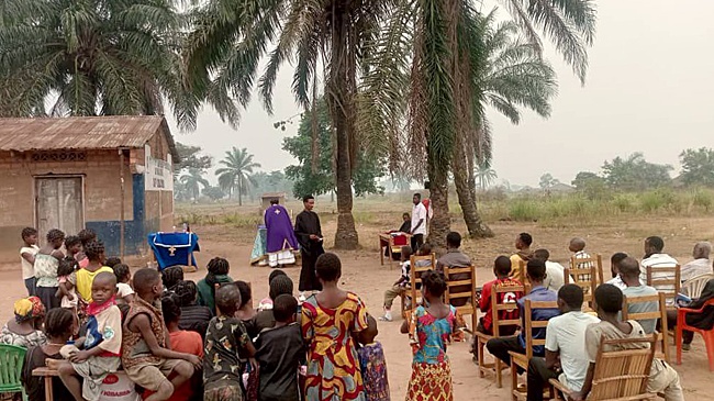 В Демократической Республике Конго прошло таинство Крещения для местных жителей